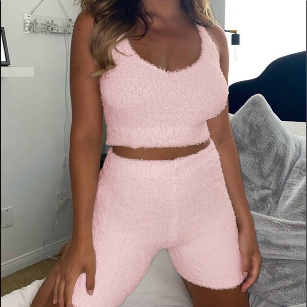 Fuzzy 2 piece sleep ware